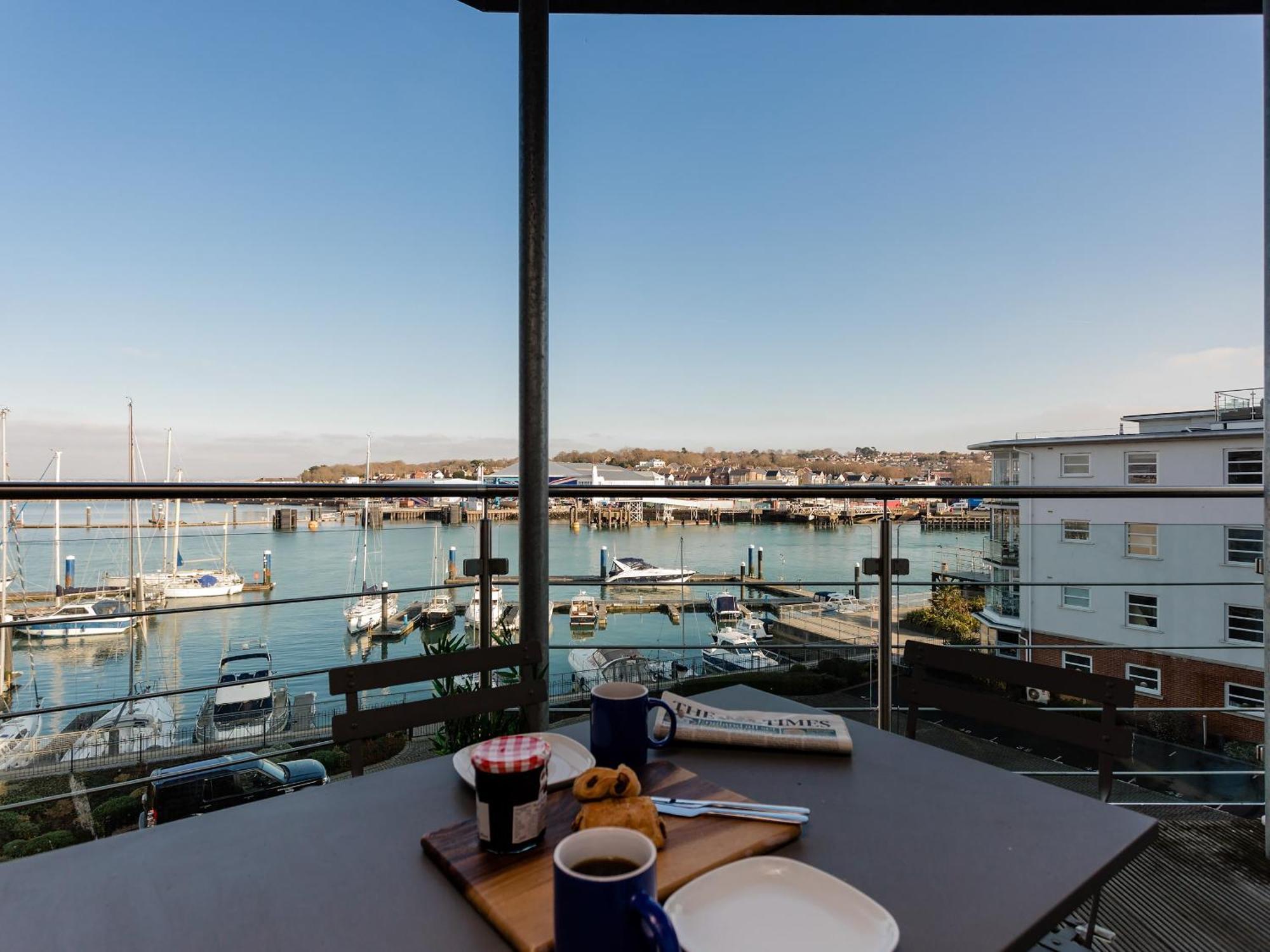 Apartamento 16 Marinus Cowes  Exterior foto